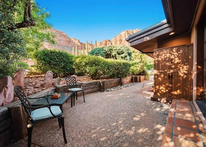 Holiday home Chapel Vortex Red Rocks Hot Tub Gardens *
