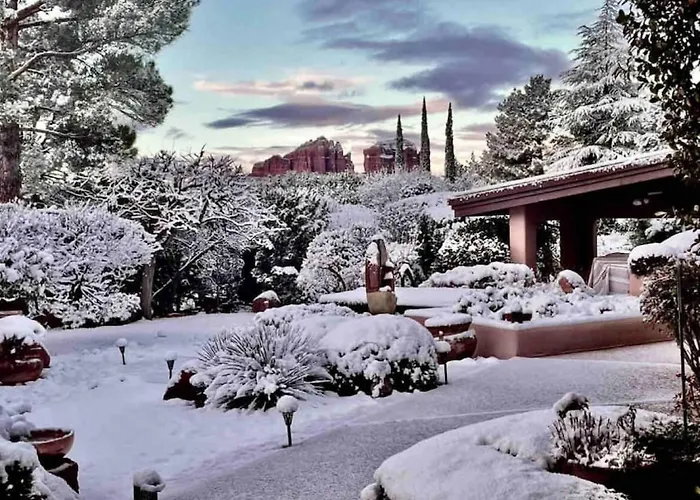 Holiday home Chapel Vortex Red Rocks Hot Tub Gardens *