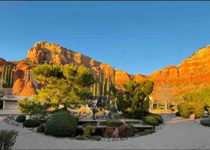 Holiday home Chapel Vortex Red Rocks Hot Tub Gardens *