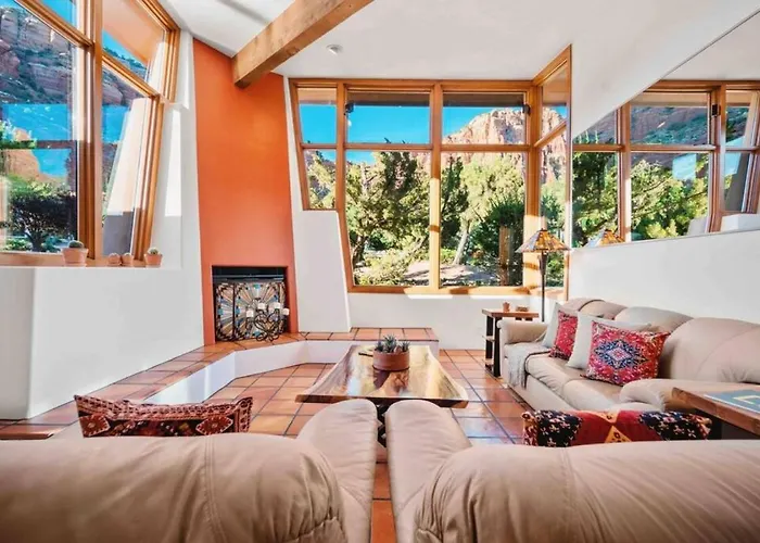 Holiday home Chapel Vortex Red Rocks Hot Tub Gardens *